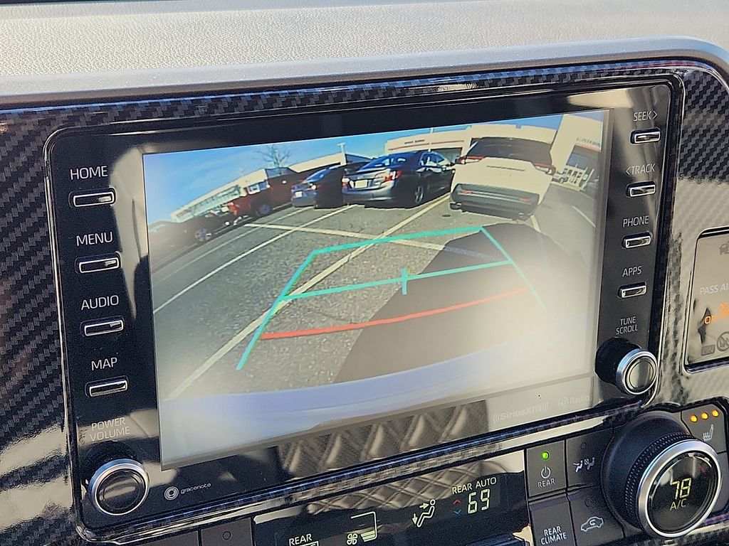 Thumbnail: 2021 Toyota Highlander - 20