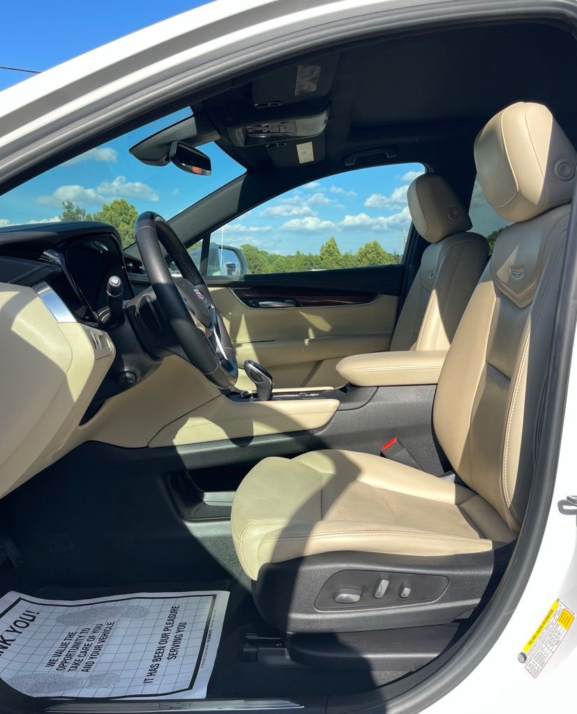 2019 Cadillac XT5 Luxury White at Cook Ford
