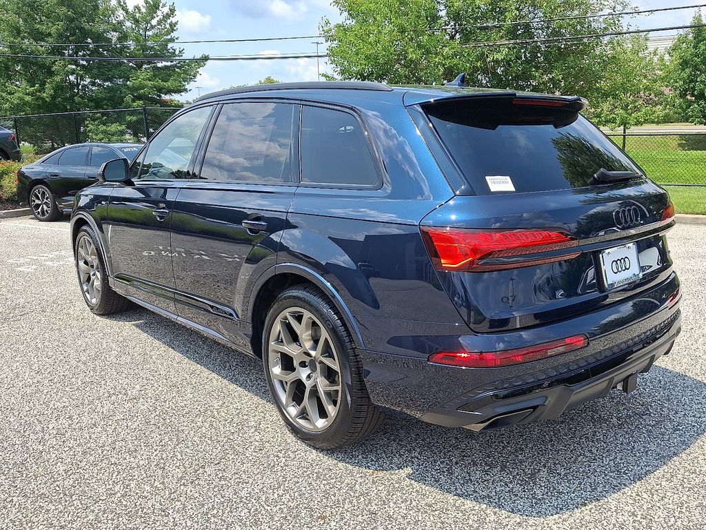 Thumbnail: 2026 Audi Q7 - 3