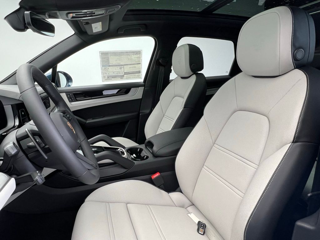 Thumbnail: 2025 Porsche Cayenne - 5