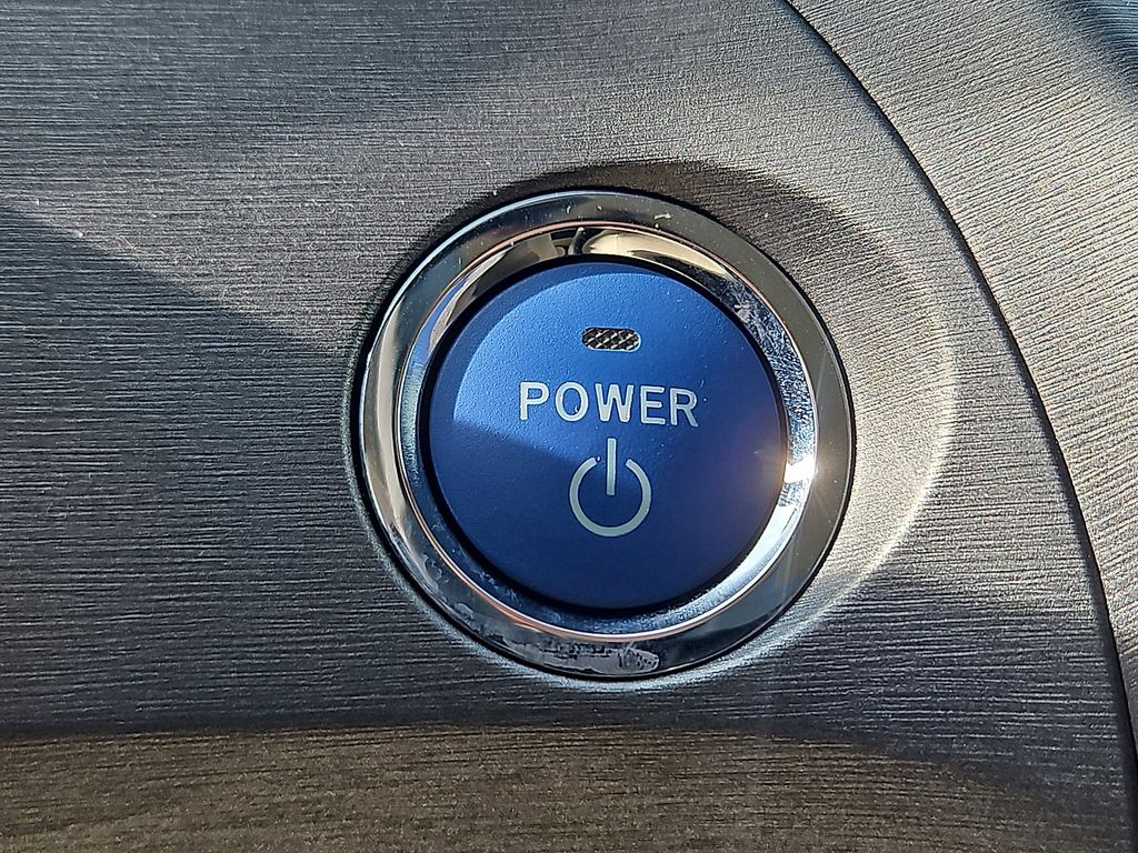 Thumbnail: 2014 Toyota Prius - 24