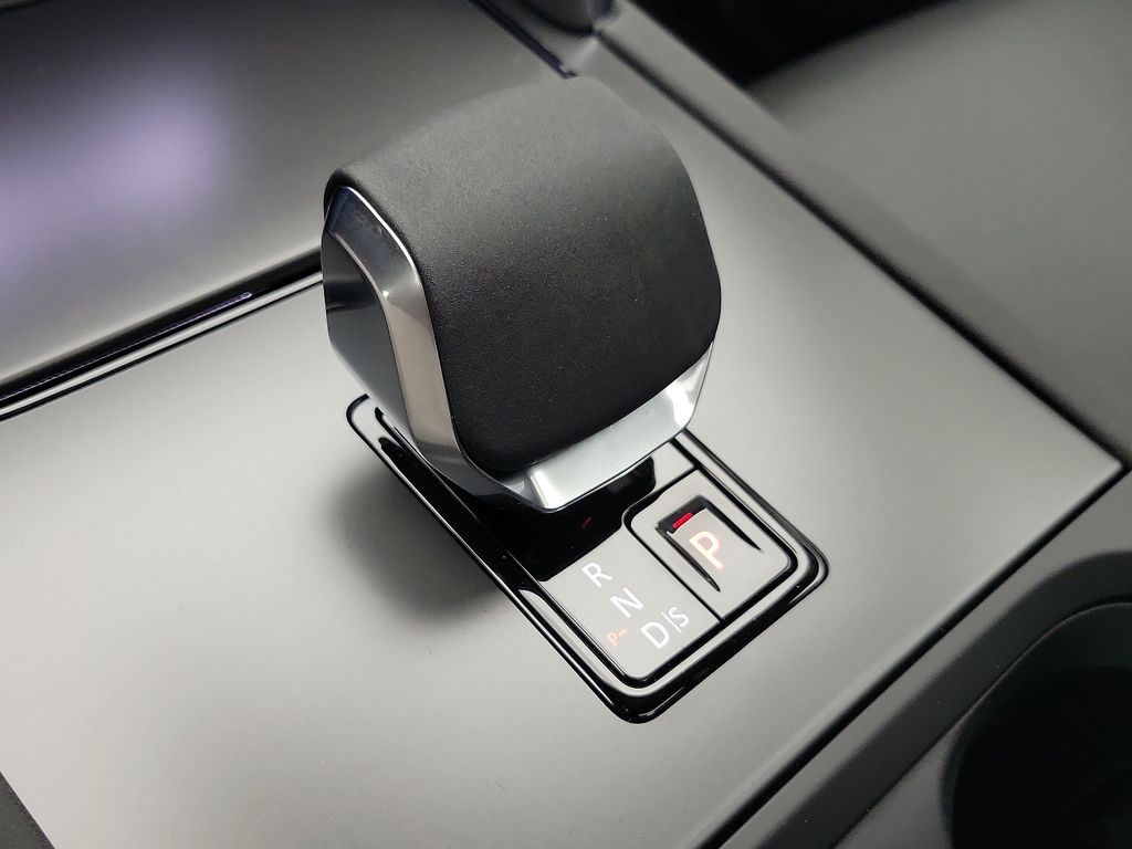 2024 Land Rover Discovery Sport S 10