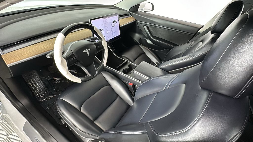 2018 Tesla Model 3 Mid Range 28