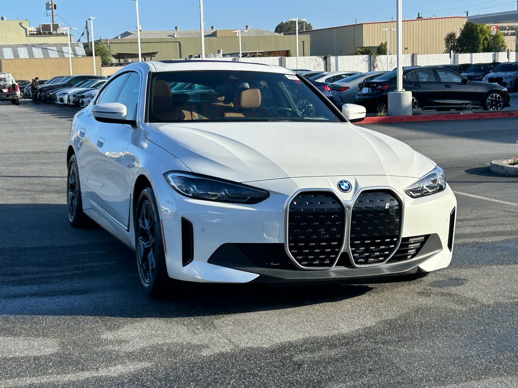 Thumbnail: 2023 BMW i4 - 7