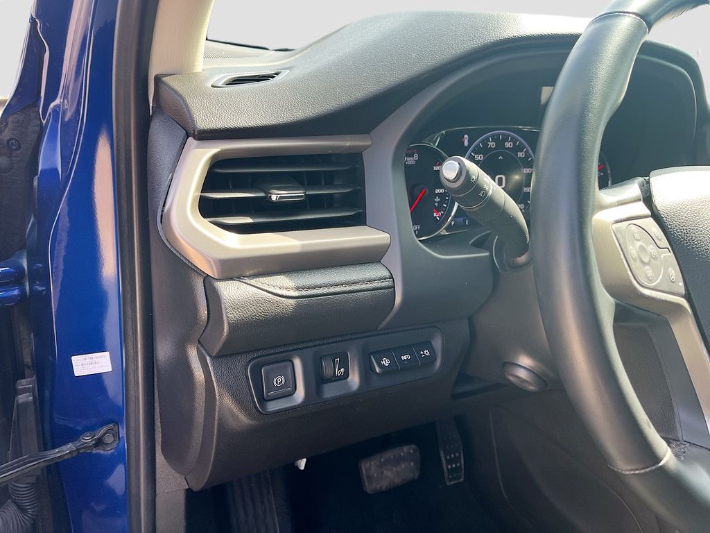 Used 2023 Blue GMC Denali image 10