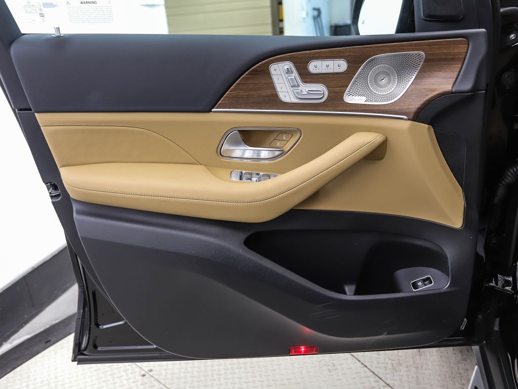 Thumbnail: 2026 Mercedes-Benz GLE - 9