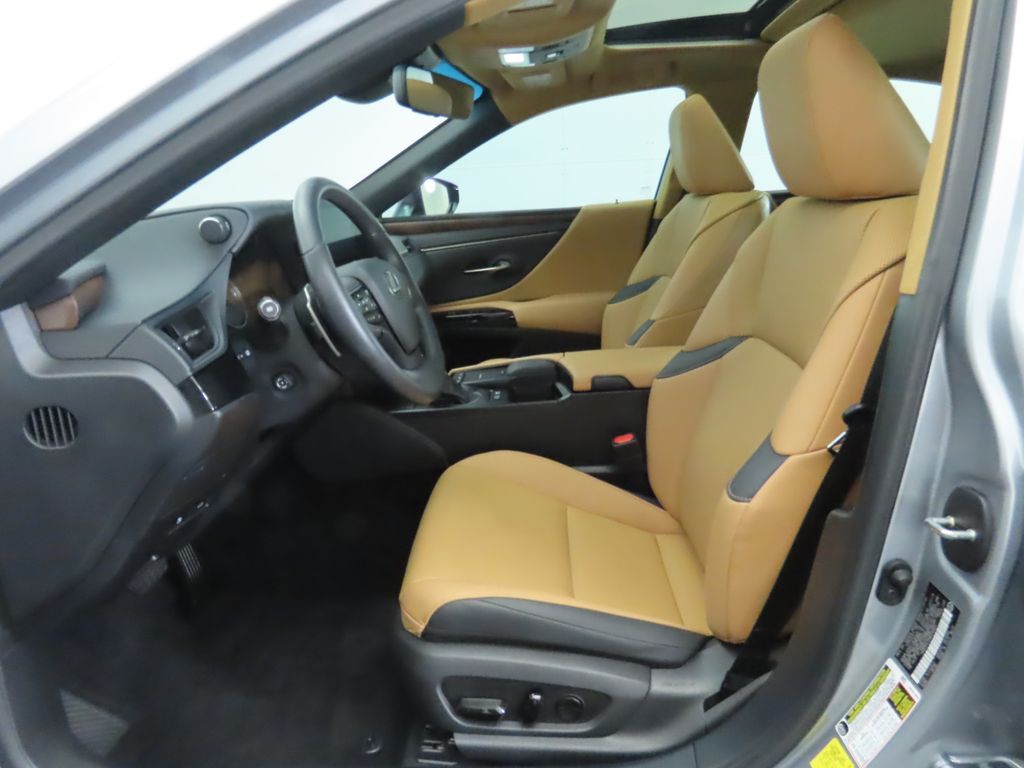 Thumbnail: 2022 Lexus ES - 19