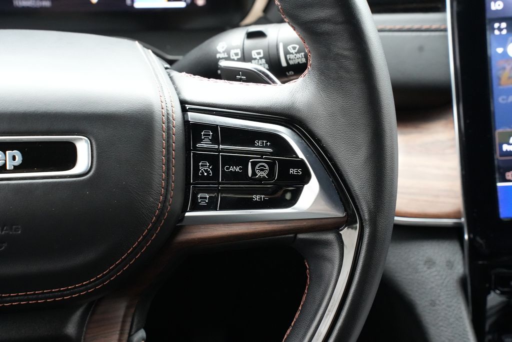 2022 Jeep Grand Cherokee Summit - 7