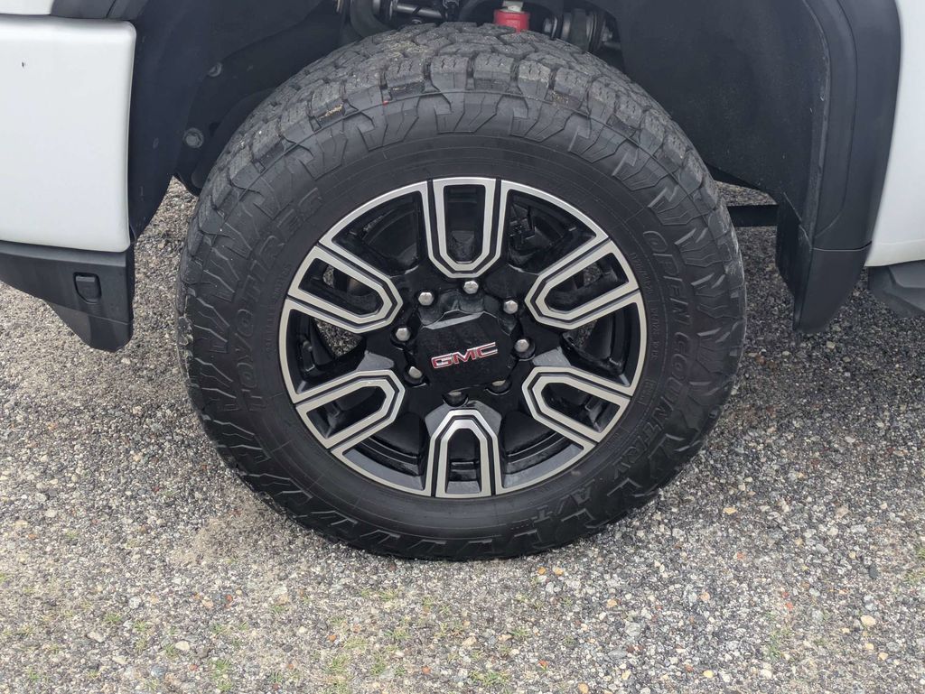 2022 GMC Sierra 2500HD AT4 - Photo 10