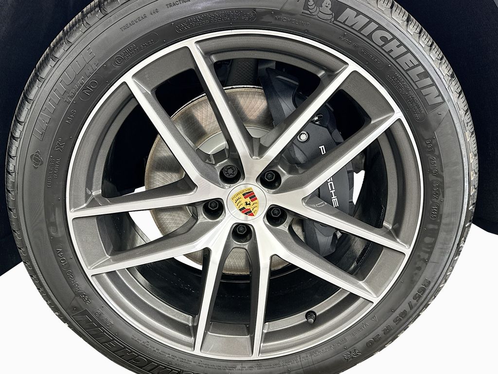 Thumbnail: 2026 Porsche Macan - 31