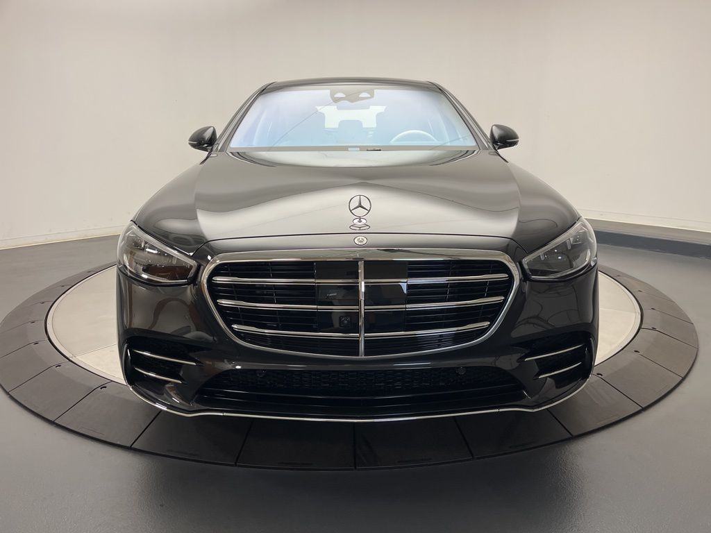 Thumbnail: 2025 Mercedes-Benz S-Class - 2