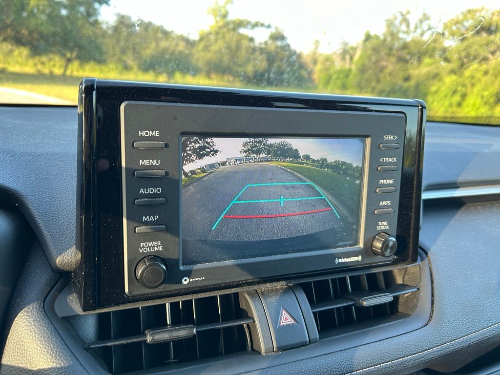 Thumbnail: 2021 Toyota RAV4 - 25