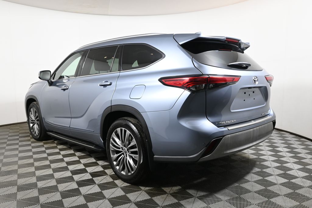 Thumbnail: 2020 Toyota Highlander - 6