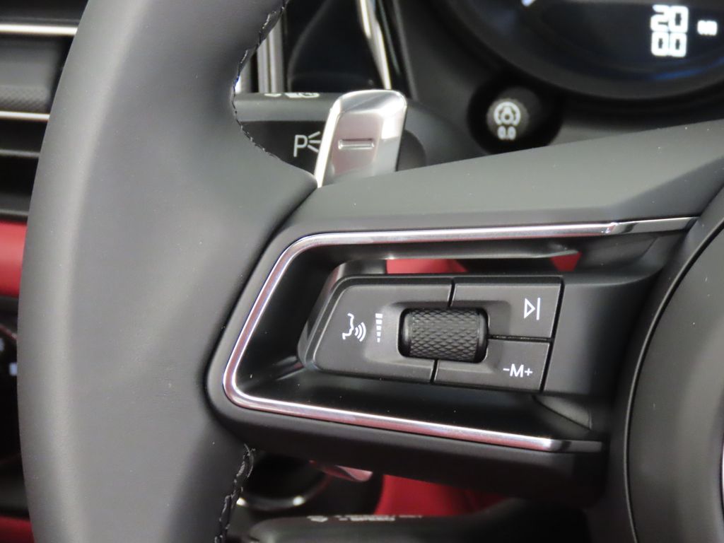 Thumbnail: 2026 Porsche Macan - 19