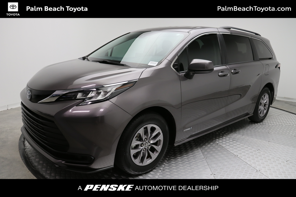 2024 Toyota Sienna LE -
                West Palm Beach, FL