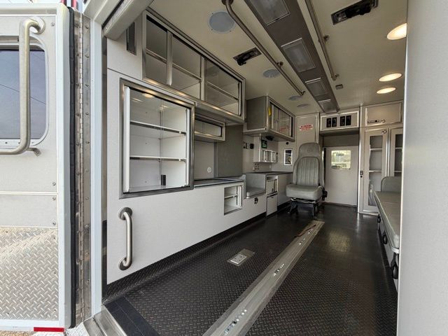 New 2026 White Ford Base image 9