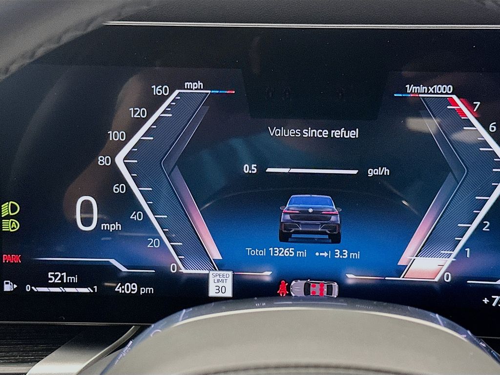 Thumbnail: 2025 BMW 7 Series - 12