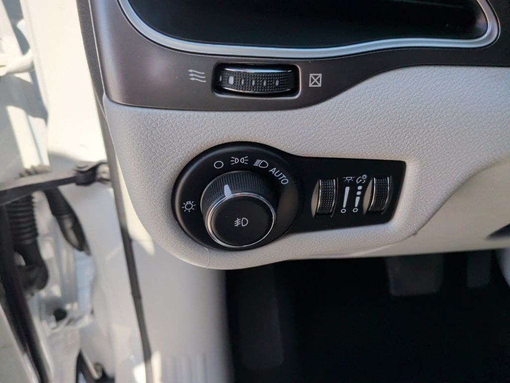 2020 Jeep Cherokee Latitude Plus White at Parkway Family Mazda