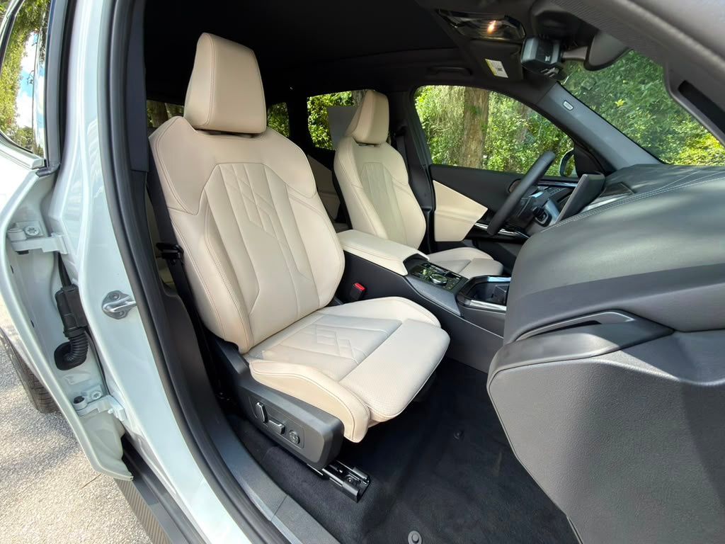 New 2026 White BMW 30 xDrive image 25
