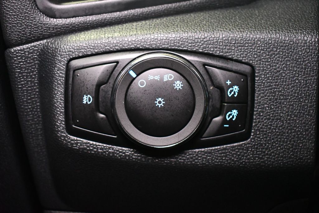 Thumbnail: 2018 Ford EcoSport - 19