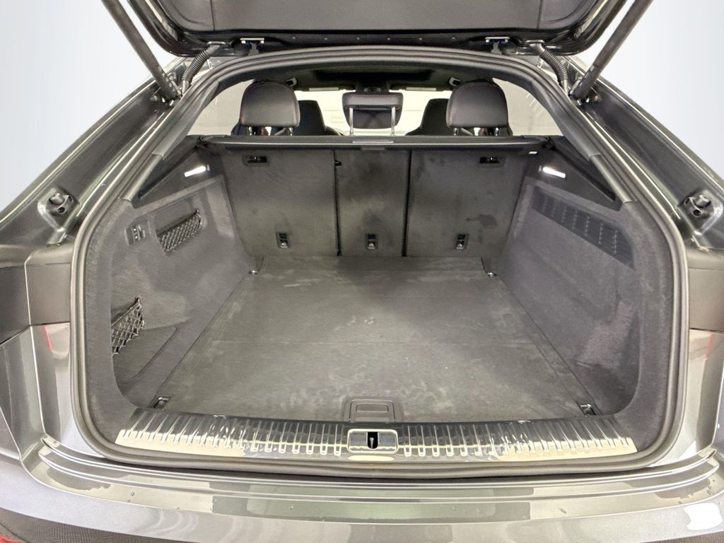 Thumbnail: 2026 Audi Q8 - 27