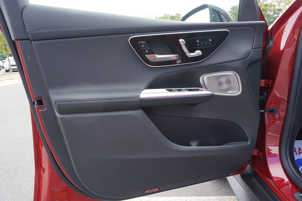 Thumbnail: 2026 Mercedes-Benz GLC - 21