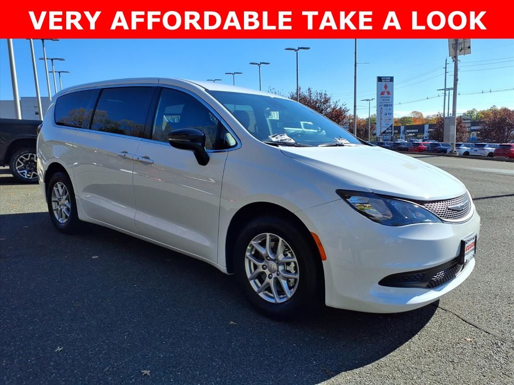 2026 Chrysler Voyager LX FWD