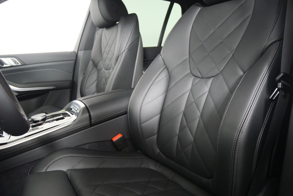 Thumbnail: 2026 BMW X5 - 10