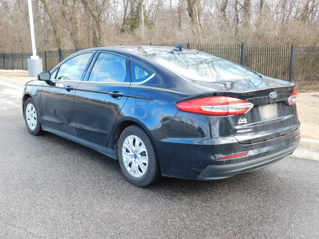 2020 Ford Fusion S 3