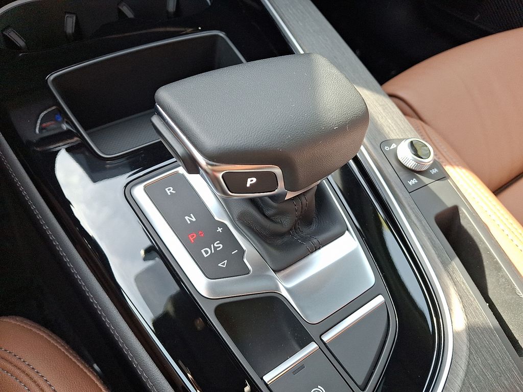 Thumbnail: 2023 Audi A4 - 16