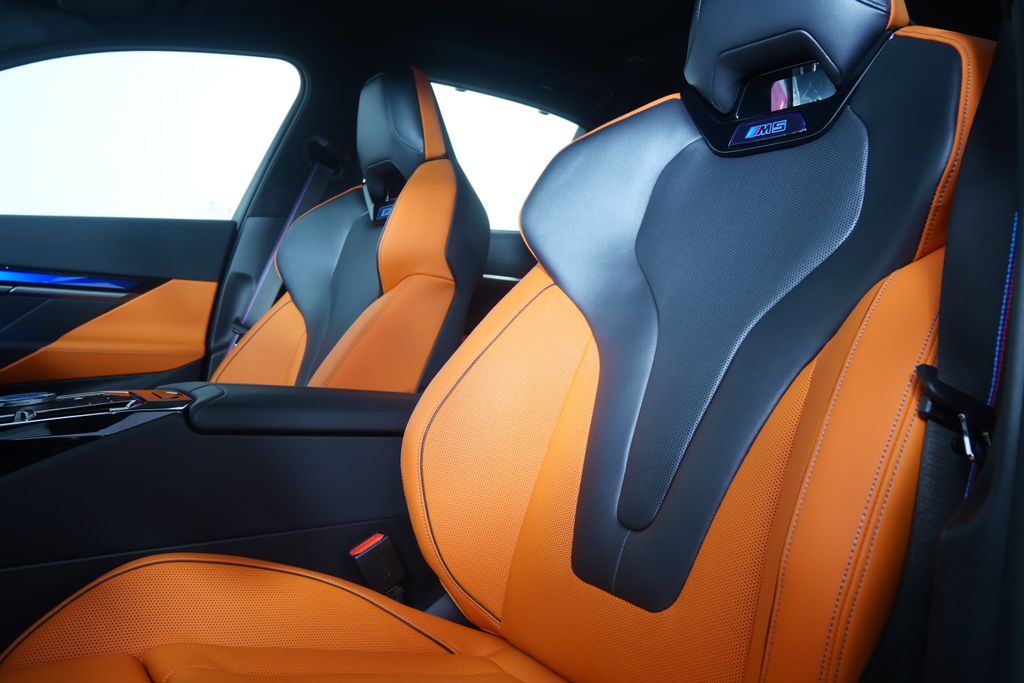 Thumbnail: 2027 BMW M5 - 10