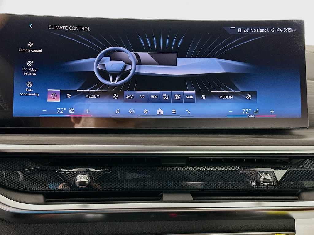 Thumbnail: 2026 BMW X6 - 14