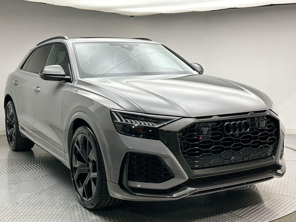 Thumbnail: 2023 Audi RS Q8 - 15