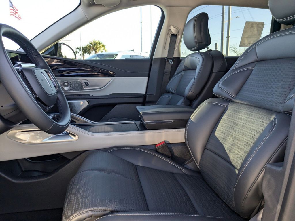 2025 Lincoln Nautilus Reserve