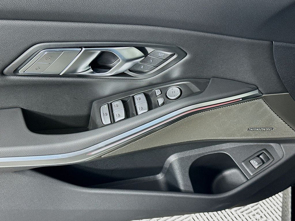 Thumbnail: 2026 BMW 3 Series - 20