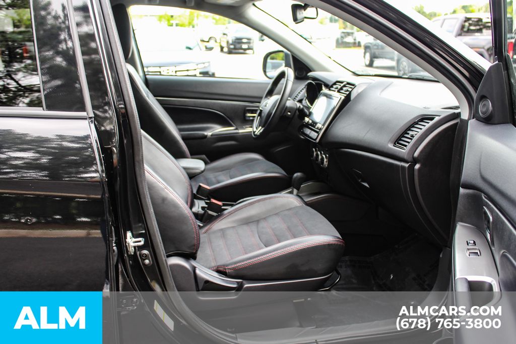 Used 2024 Silver Mitsubishi 2.0 SE image 20