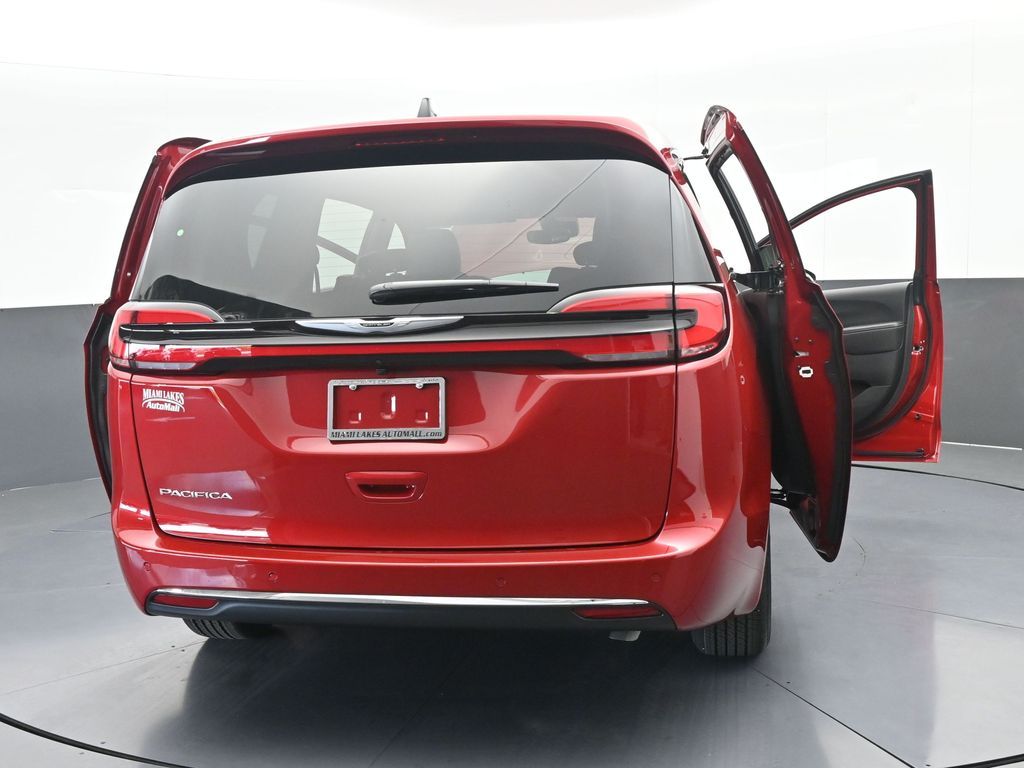 New 2026 Red Hot Pearlcoat Chrysler Select image 71