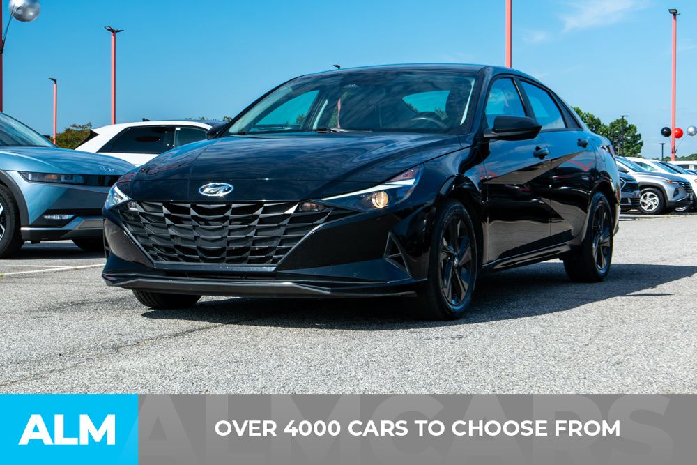2023 Hyundai Elantra SEL photo 2