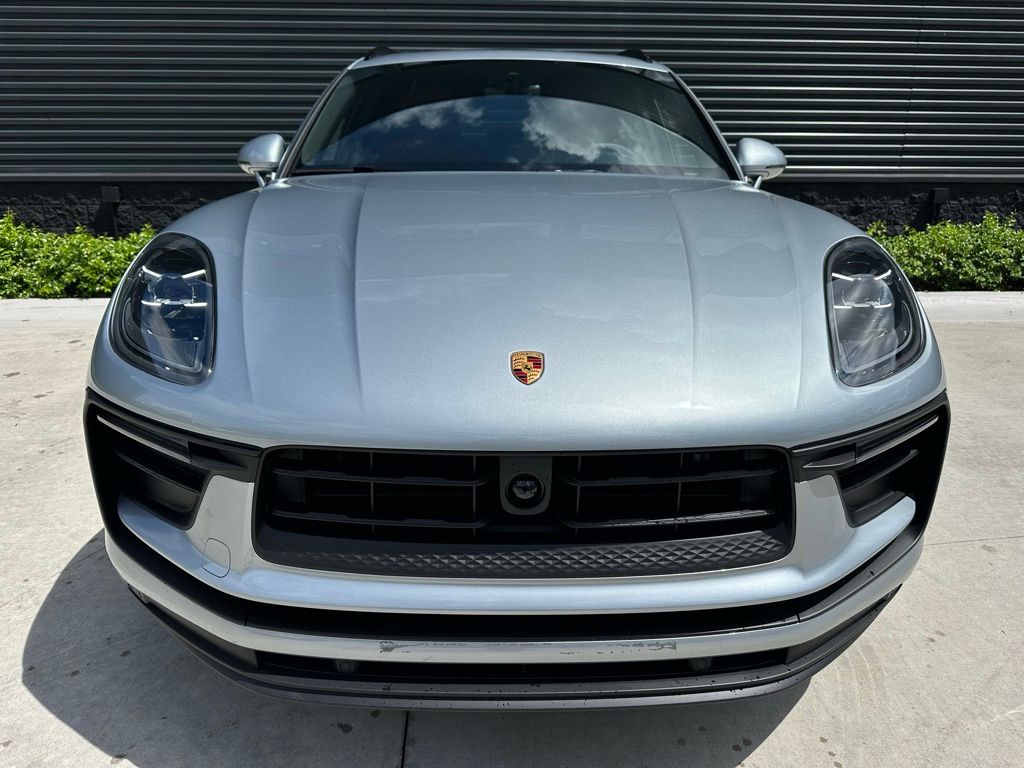 Thumbnail: 2025 Porsche Macan - 7