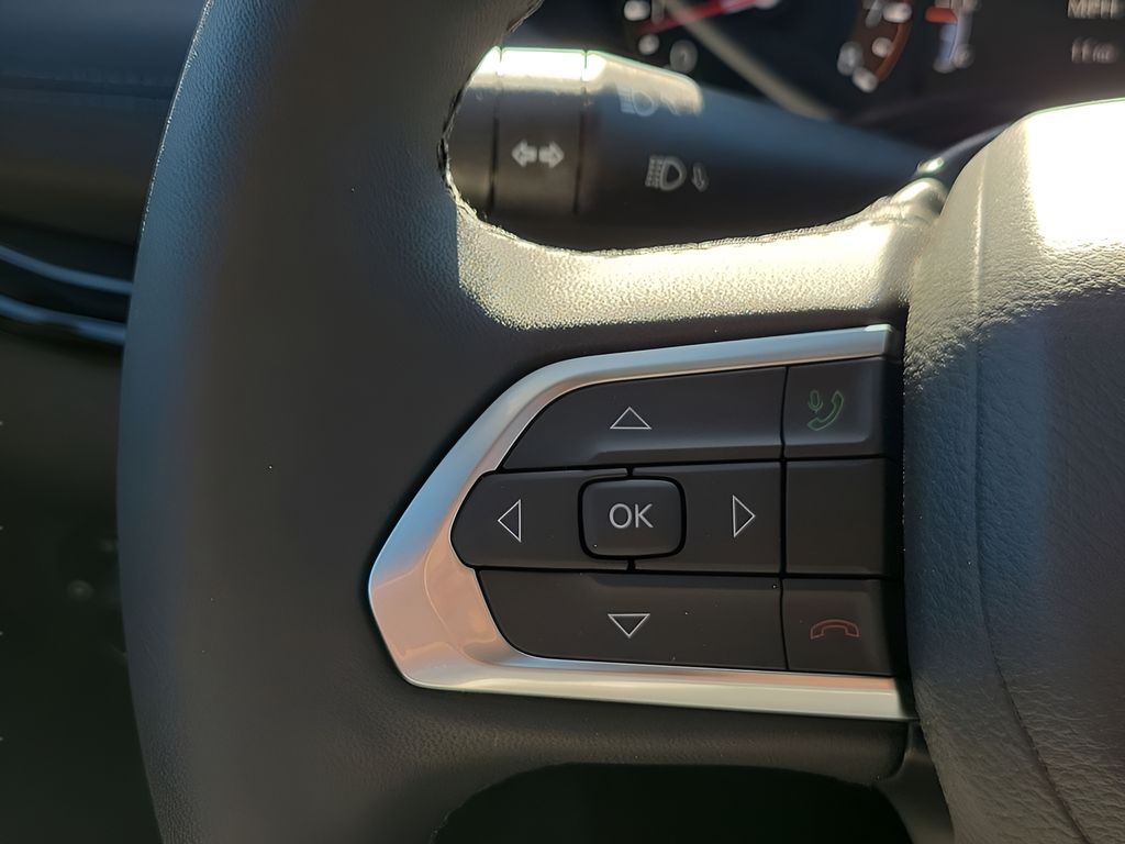 New 2026 Black Jeep Latitude image 34