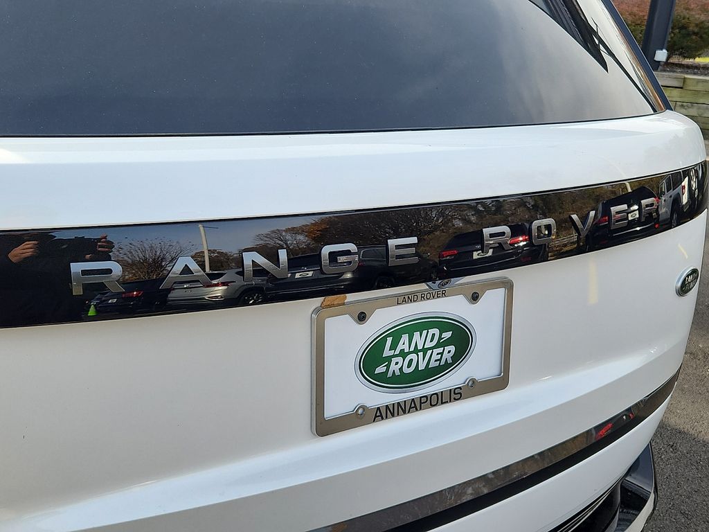 Thumbnail: 2023 Land Rover Range Rover - 31