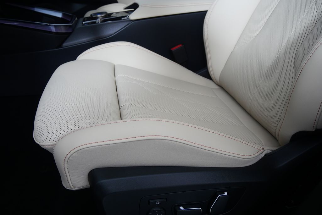 Thumbnail: 2025 BMW X3 - 9