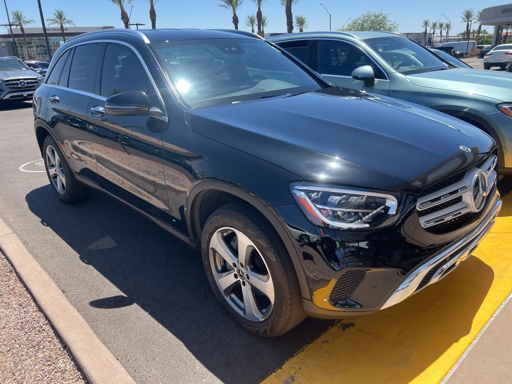 2022 Mercedes-Benz GLC 300 2