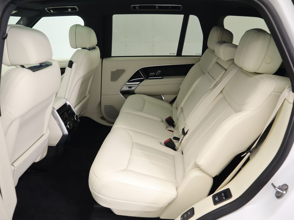 Thumbnail: 2025 Land Rover Range Rover - 22