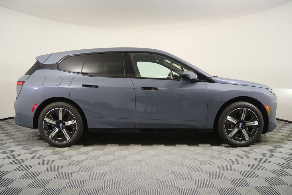 Thumbnail: 2026 BMW iX - 2