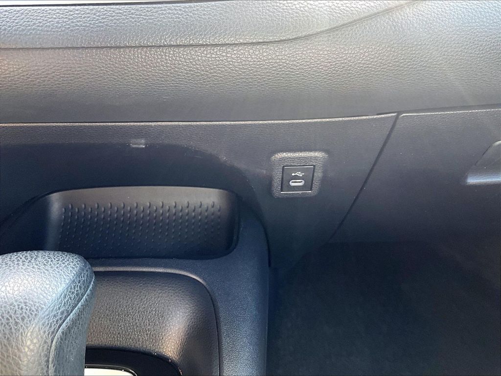 2025 Toyota Corolla — photo 27