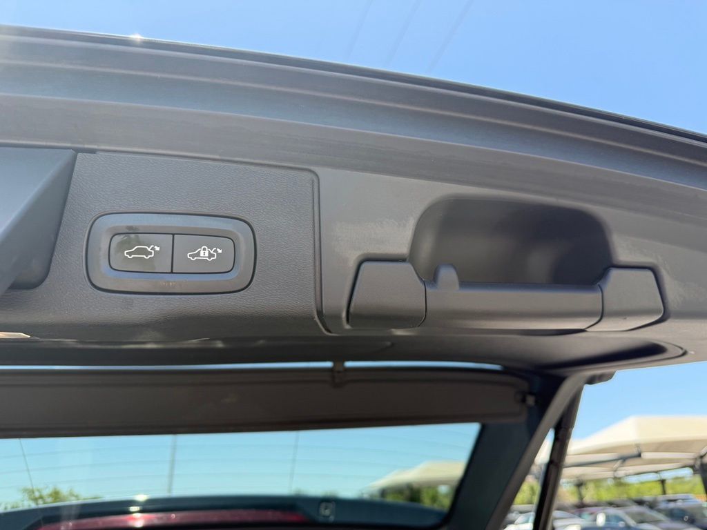 Thumbnail: 2020 Volvo XC60 - 28