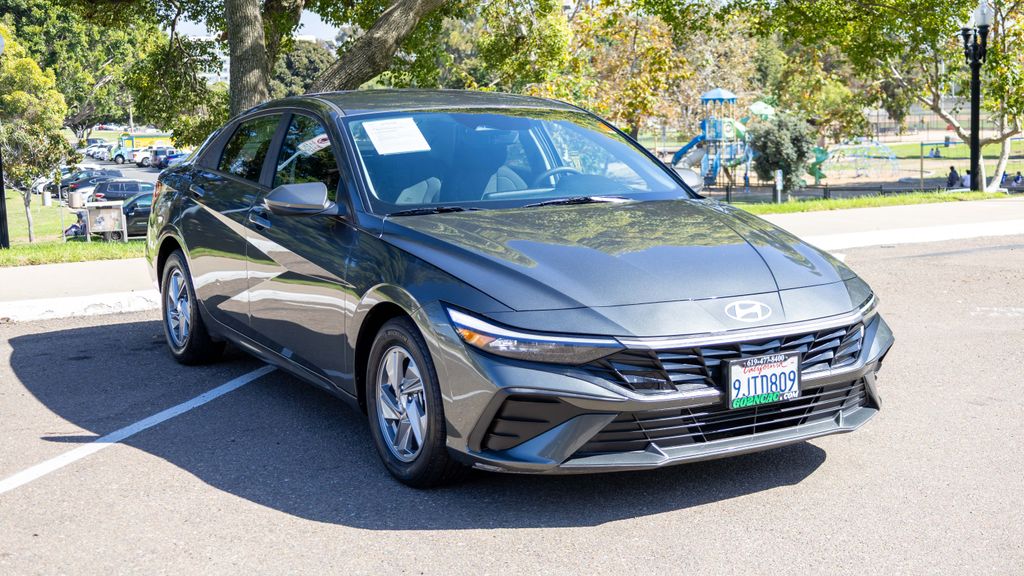 Used 2024 Hyundai Elantra SE 4D Sedan
