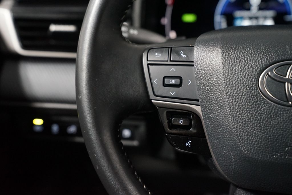 Thumbnail: 2025 Toyota Camry - 14