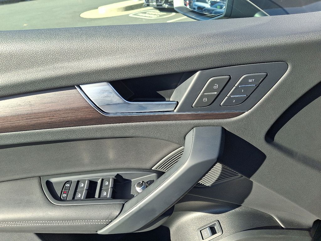 Thumbnail: 2023 Audi Q5 - 12